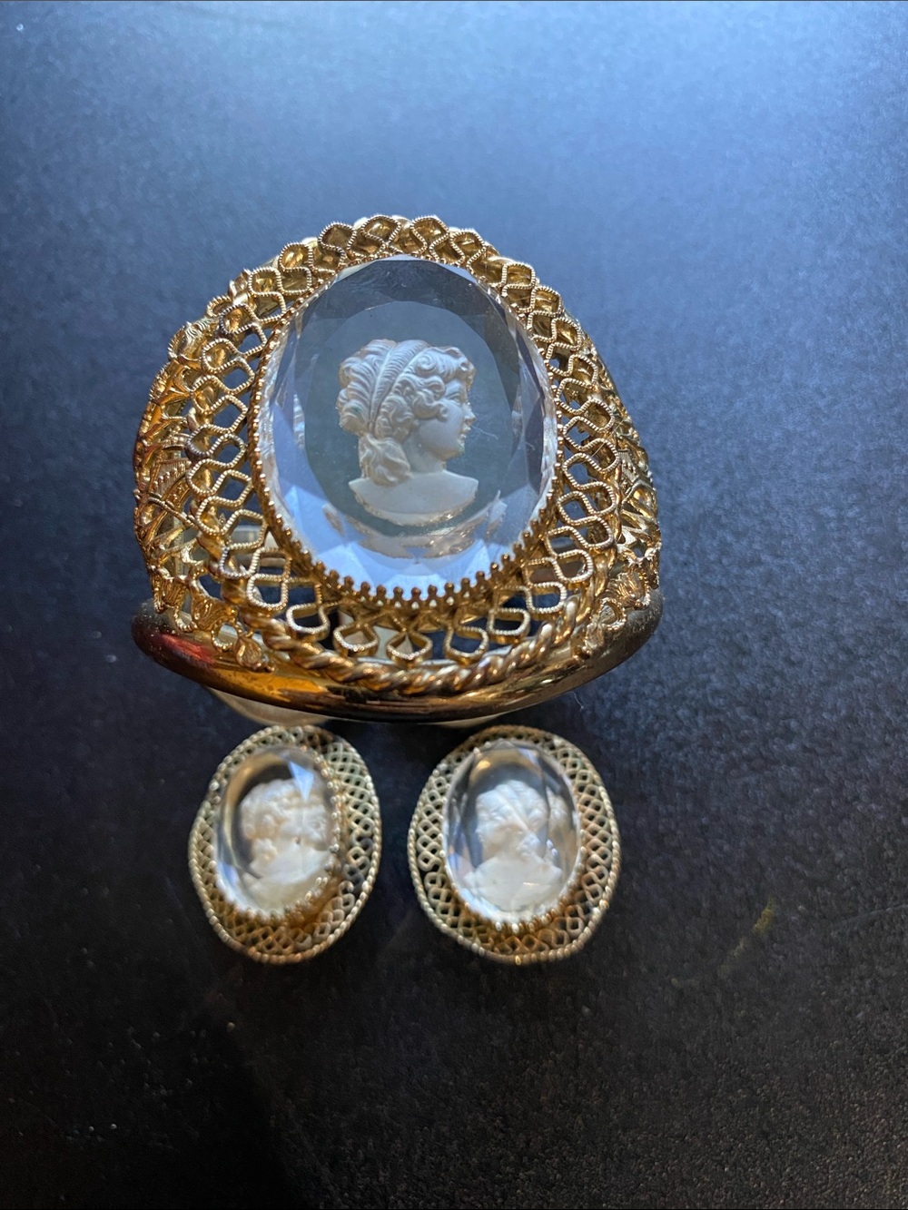 Vintage Whiting & Davis Gold Cameo Filigree Brooch and Earrings Set - Picture 4 of 6